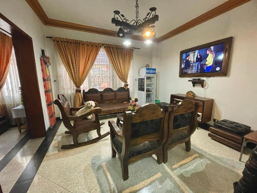 Hostal Internacional Bogota Bagian luar foto
