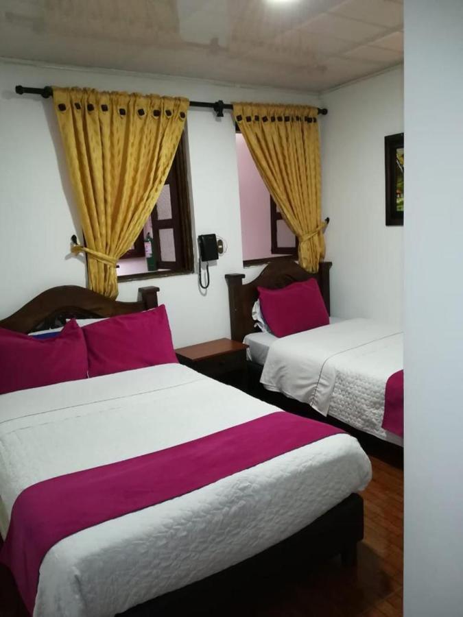 Hostal Internacional Bogota Bagian luar foto